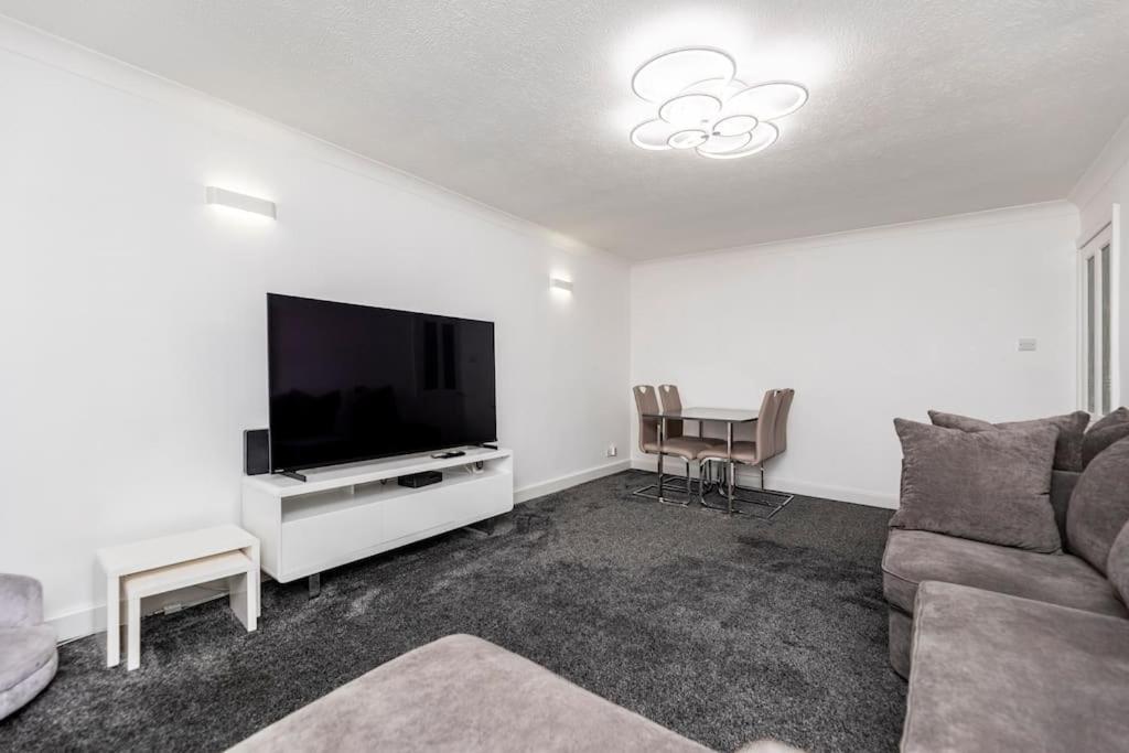 Luxurious Detached Bungalow Batley Exterior photo