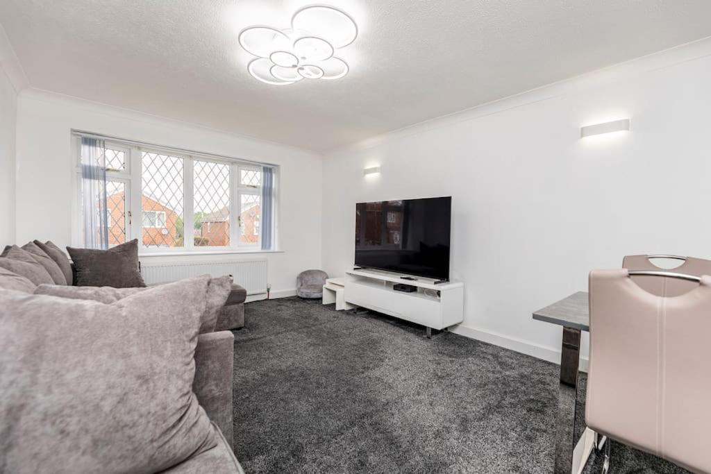 Luxurious Detached Bungalow Batley Exterior photo